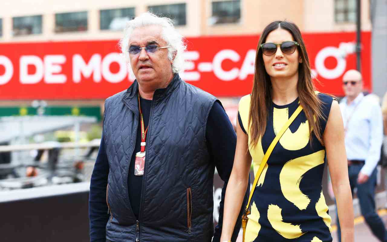 Briatore ricoverato, Gregoraci furiosa: "Usate la testa"