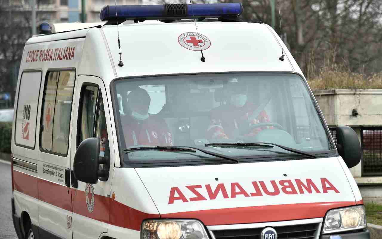 ambulanza bambino morto