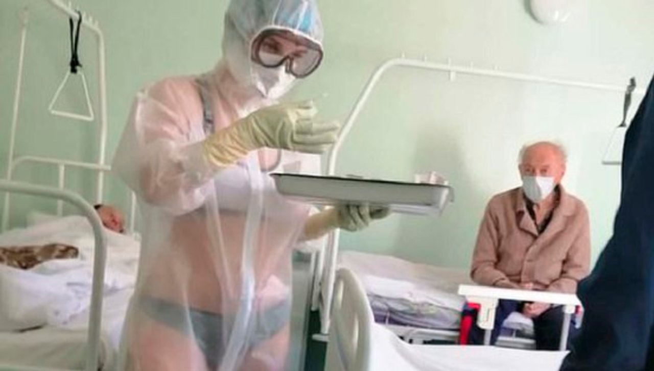 infermiera in bikini