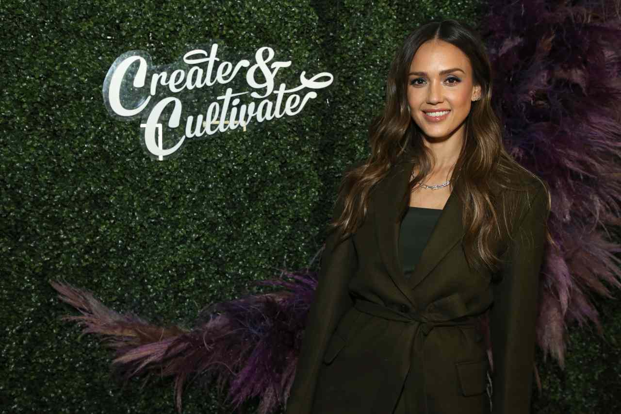 Jessica Alba, Trigger Warning