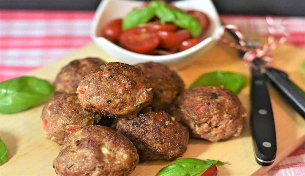 Polpette di carne al forno la ricetta per farle morbide e squisite Polpette di carne al forno la ricetta per farle morbide e squisite