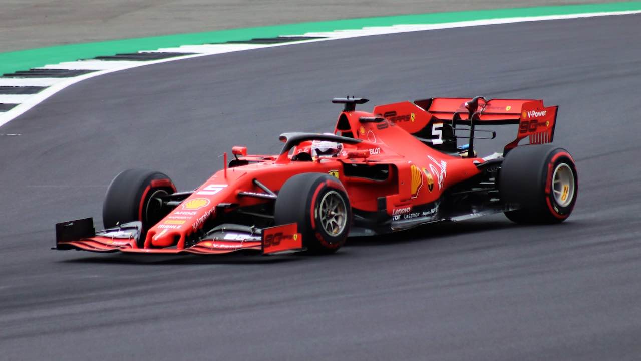 Vettel via dalla Ferrari