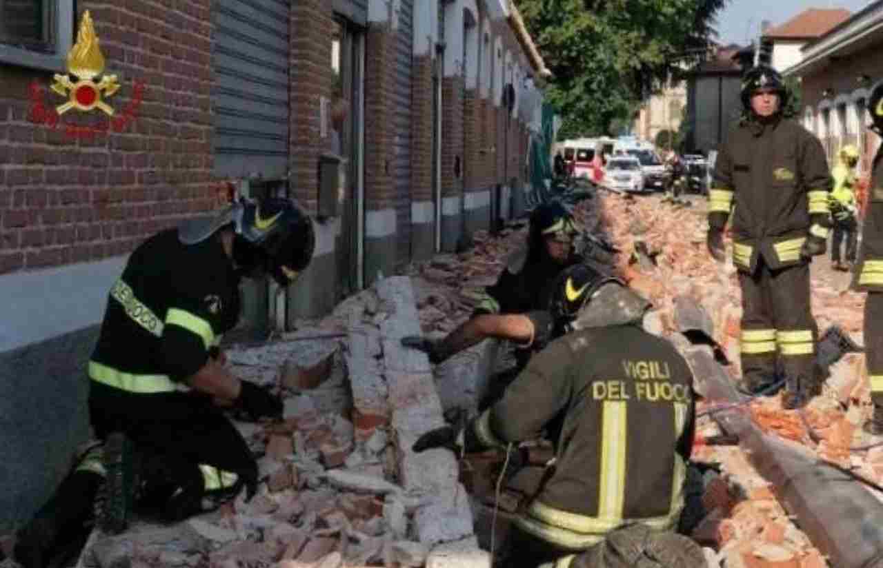 Albizzate crollo solaio due morti