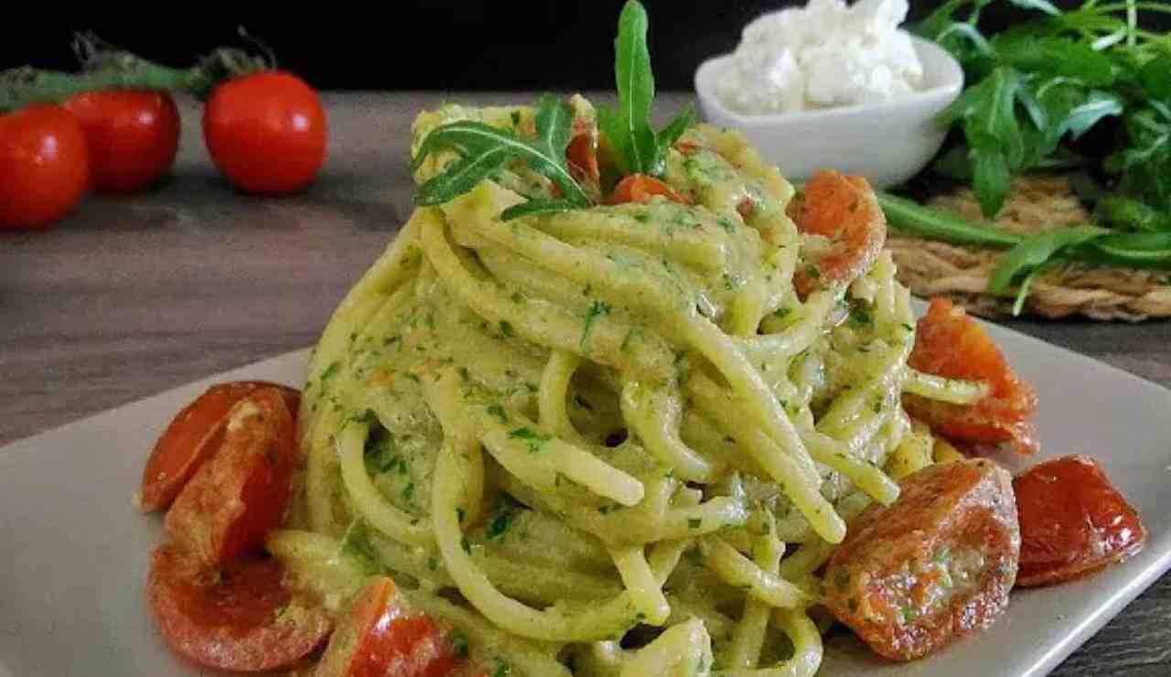 Spaghetti tricolore ricetta