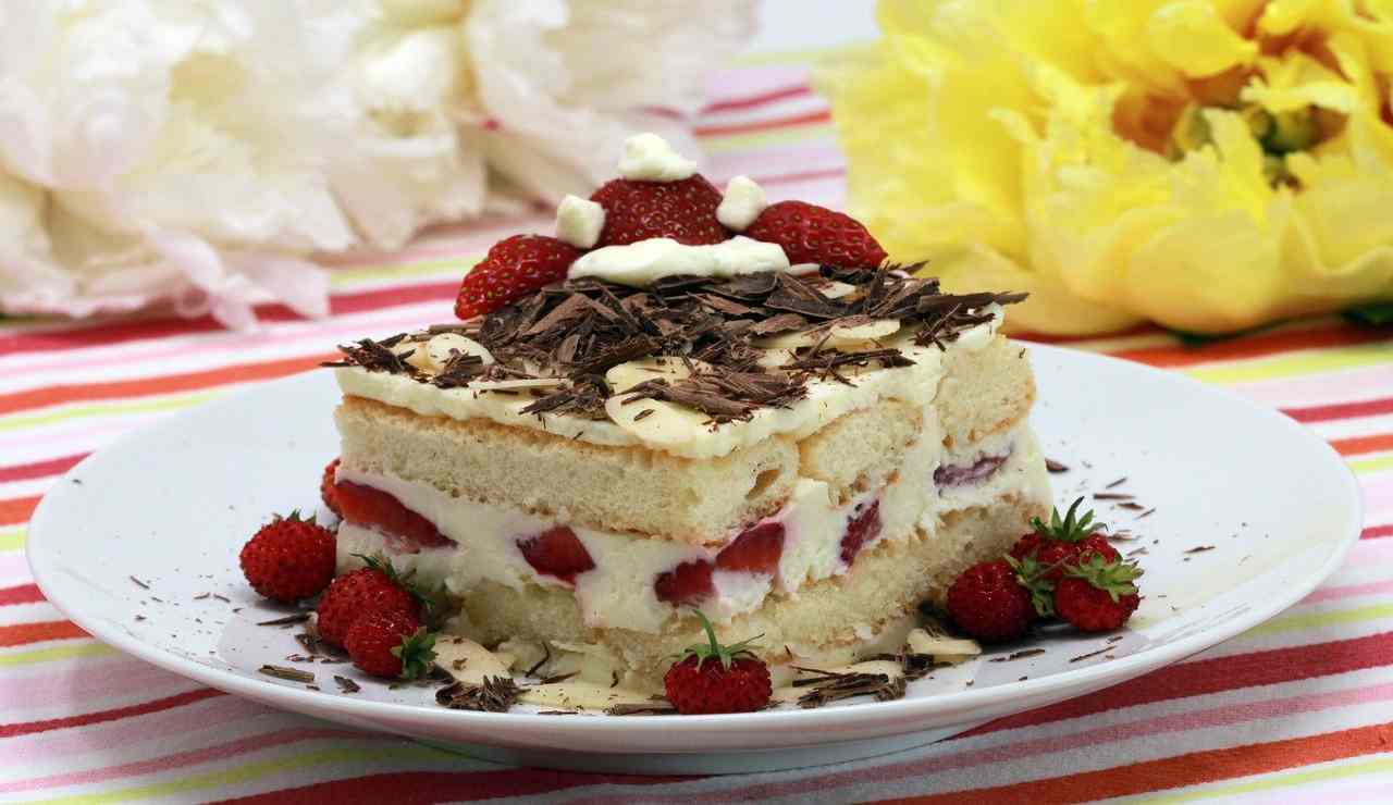 Tiramisù con fragole ricetta