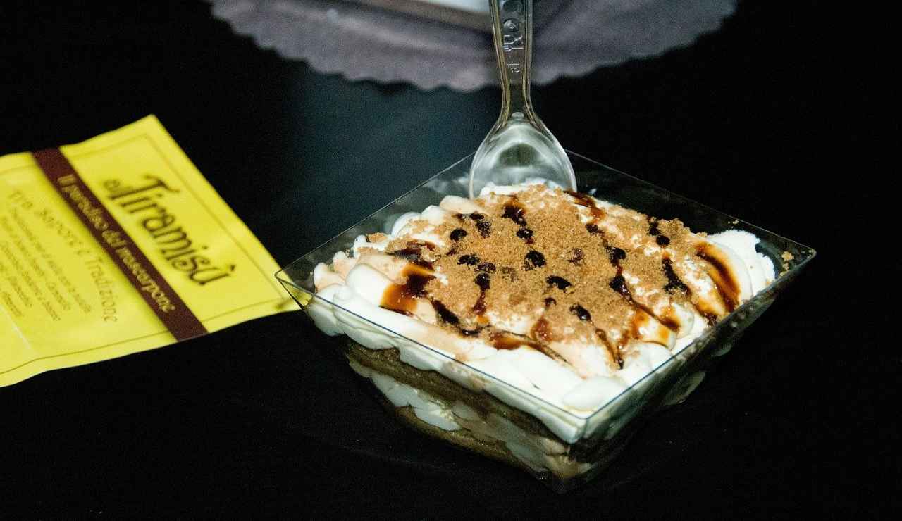 Tiramisù panna ricetta