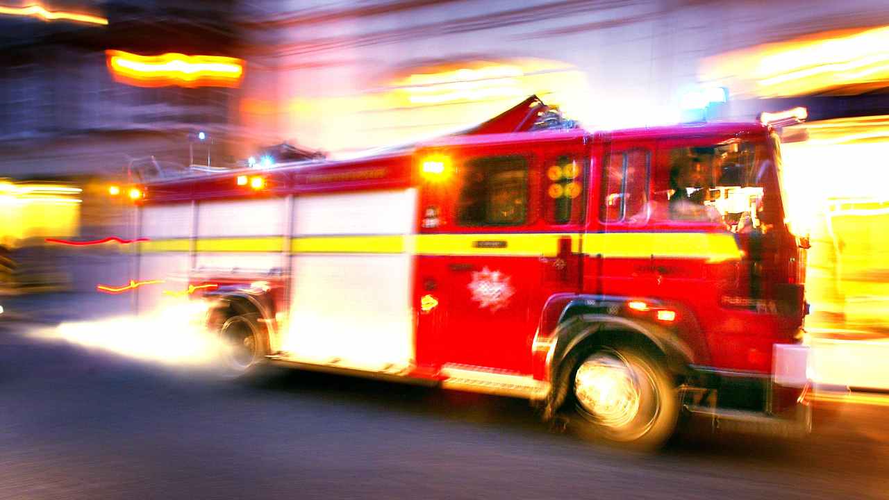 Cesenatico, incendio in hotel: evacuata la struttura