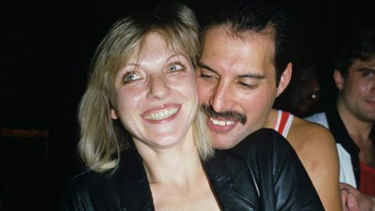 freddie mercury 74 anni eredità mary austin