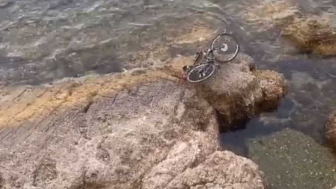 Elisabetta canalis vittima di vandalismo (instagram)