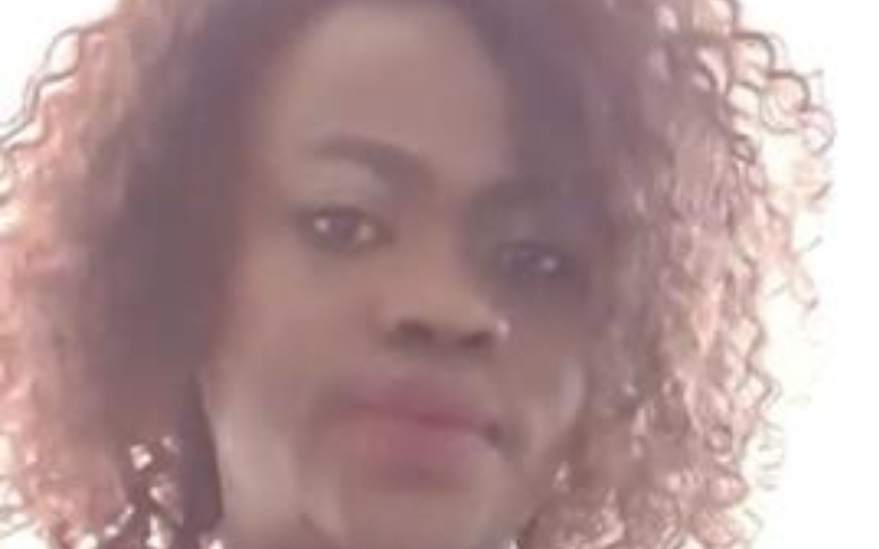 Cameriere si scusa con Mussolini