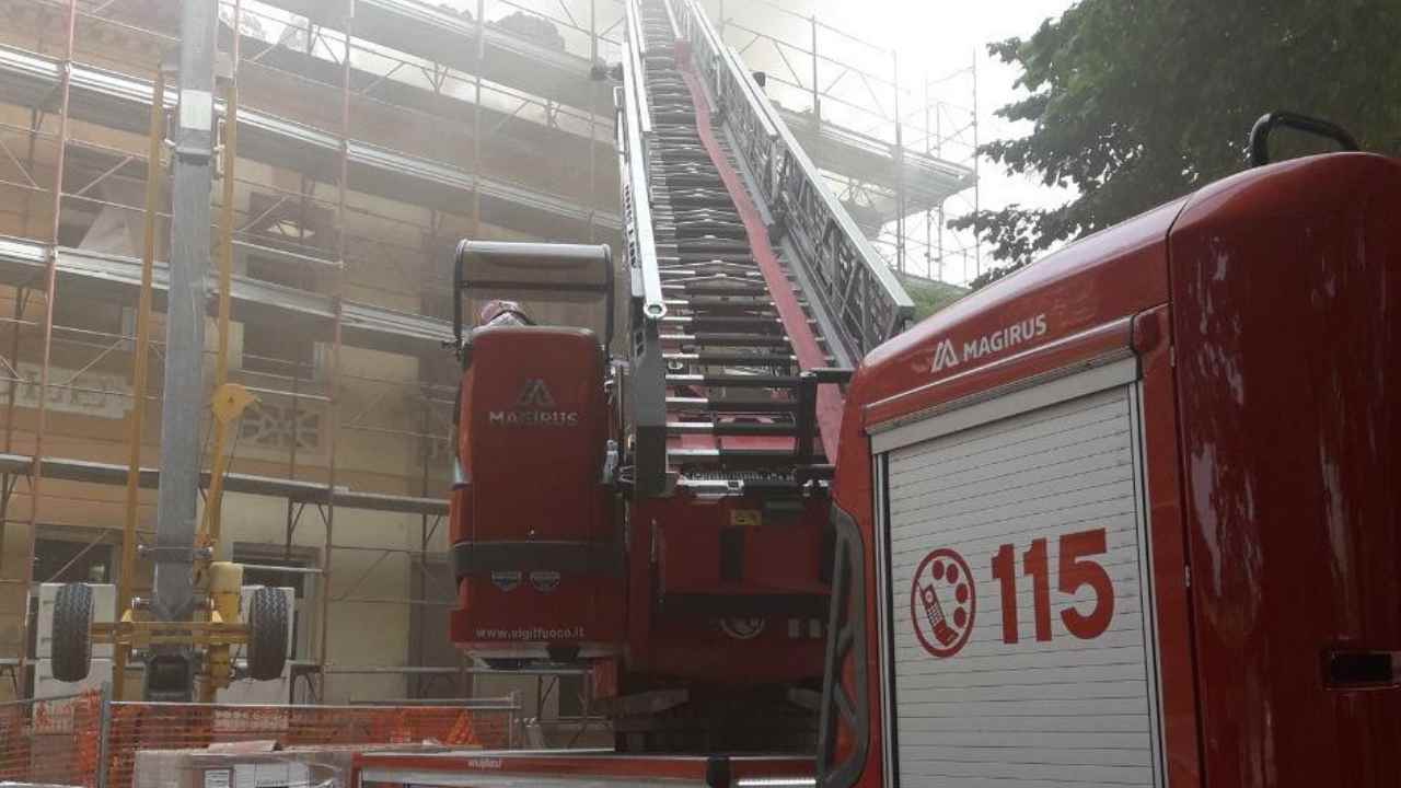 incendio scuola elementare