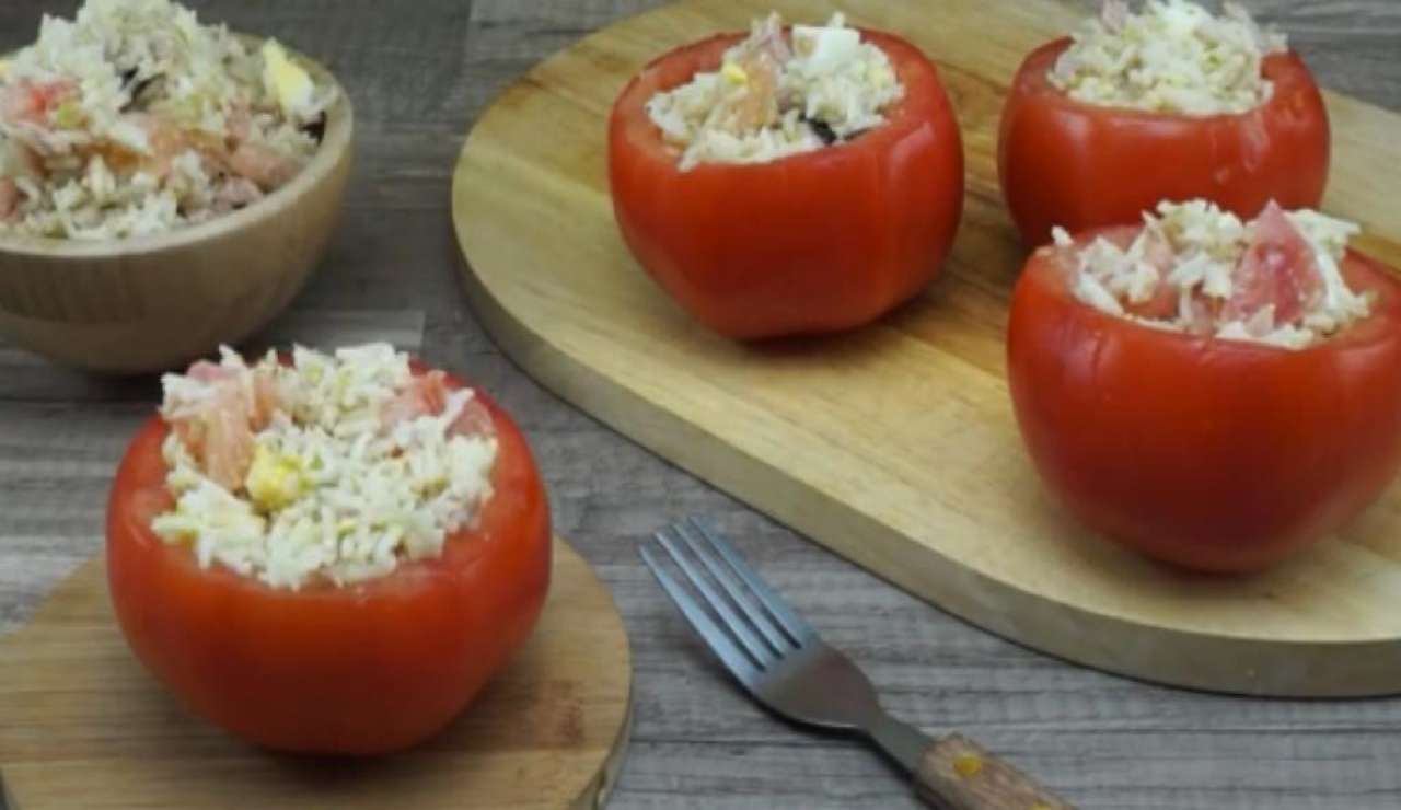 Pomodori ripieni di insalata di riso ricetta