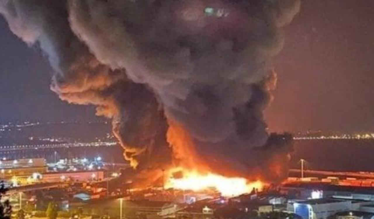 incendio porto ancona