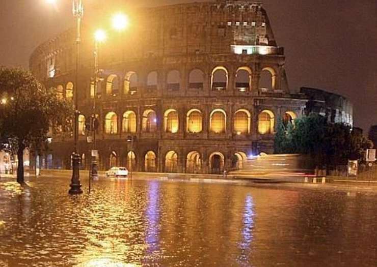 nubifragio roma colosseo