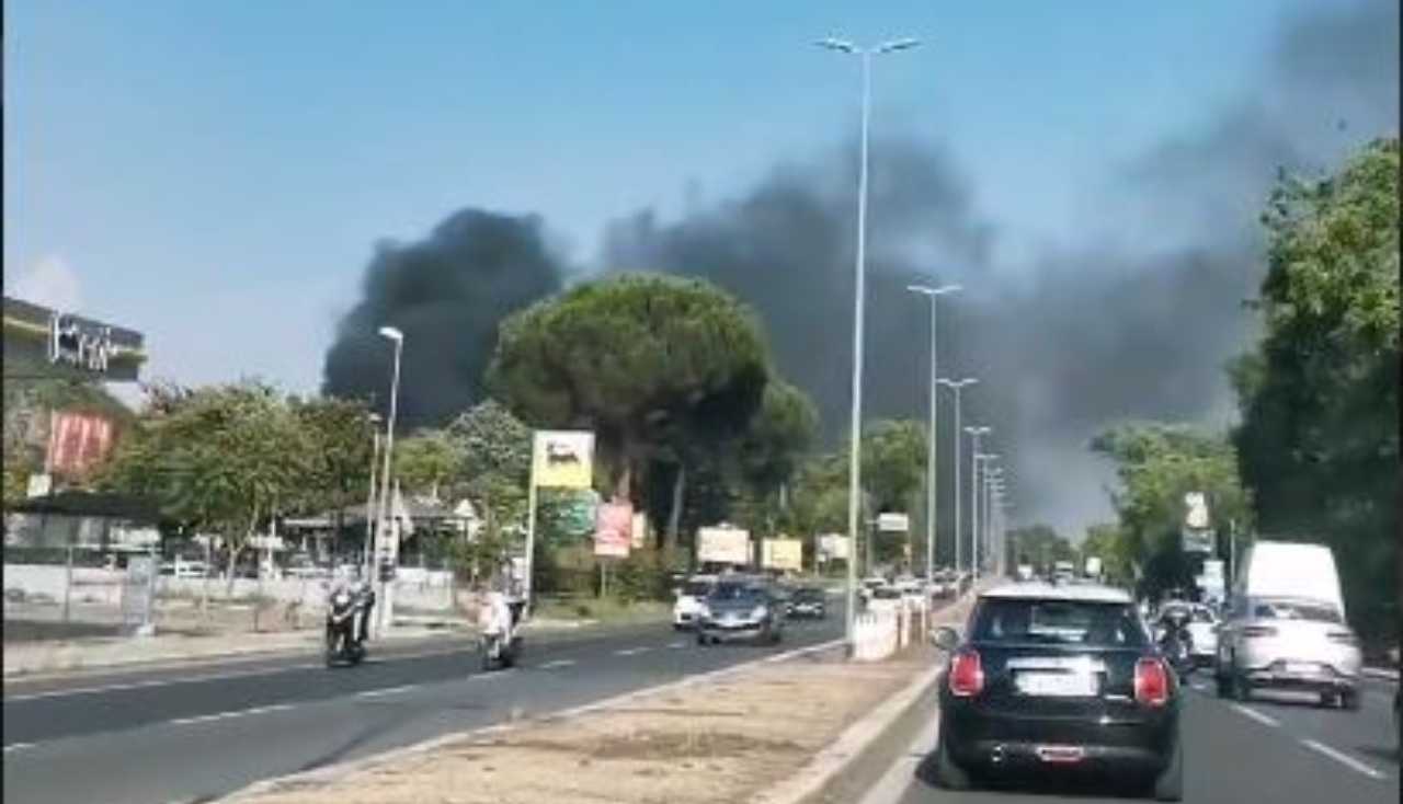 Roma Incendio Foro Italico Campo Nomadi