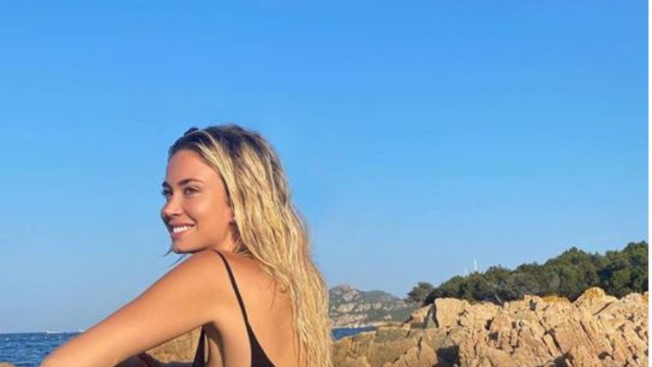 Diletta Leotta nostalgica su Instagram: "Ciao mare, devo partire" - FOTO