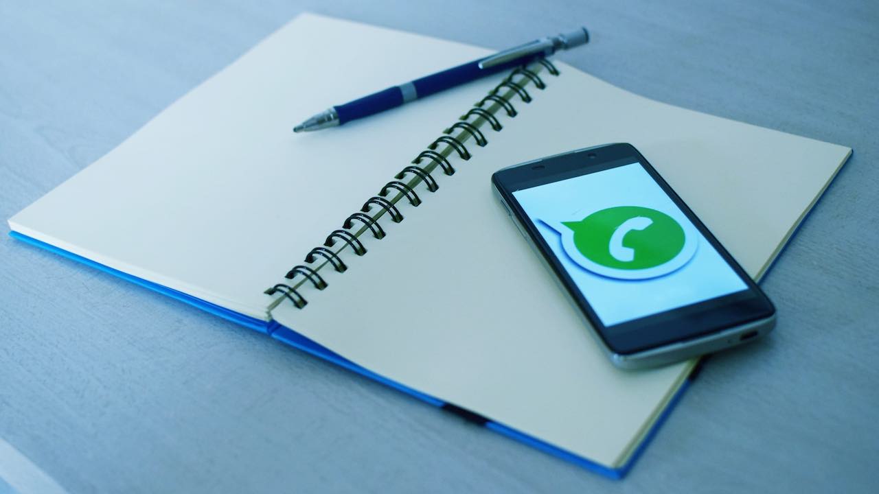 WhatsApp smart reply