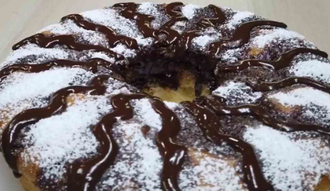 Ciambellone brioche alla nutella. Ricetta