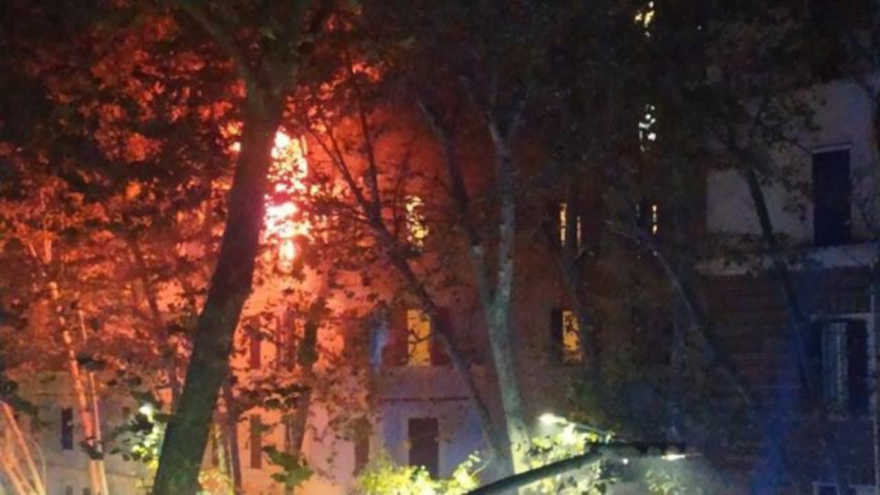 Donna fuoco compagno