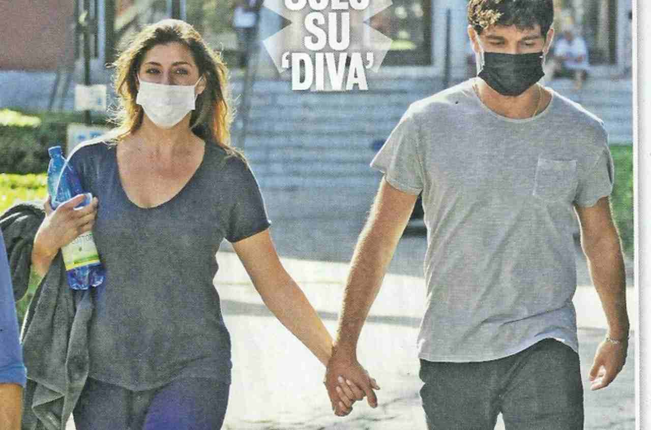 Elisa Isoardi e Raimondo Todaro mano nella mano: è amore? - Foto