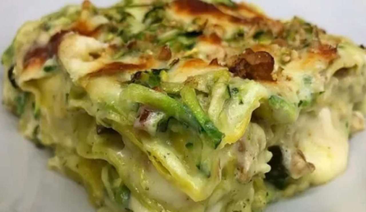 Lasagna con zucchine, provola e noci. Ricetta