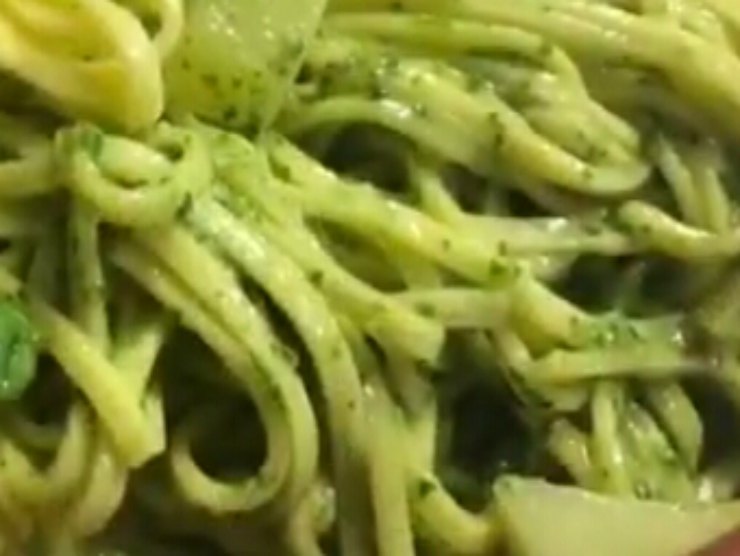 Linguine al pesto ricetta