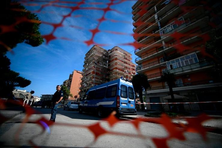 milano poliziotti indagati lesioni