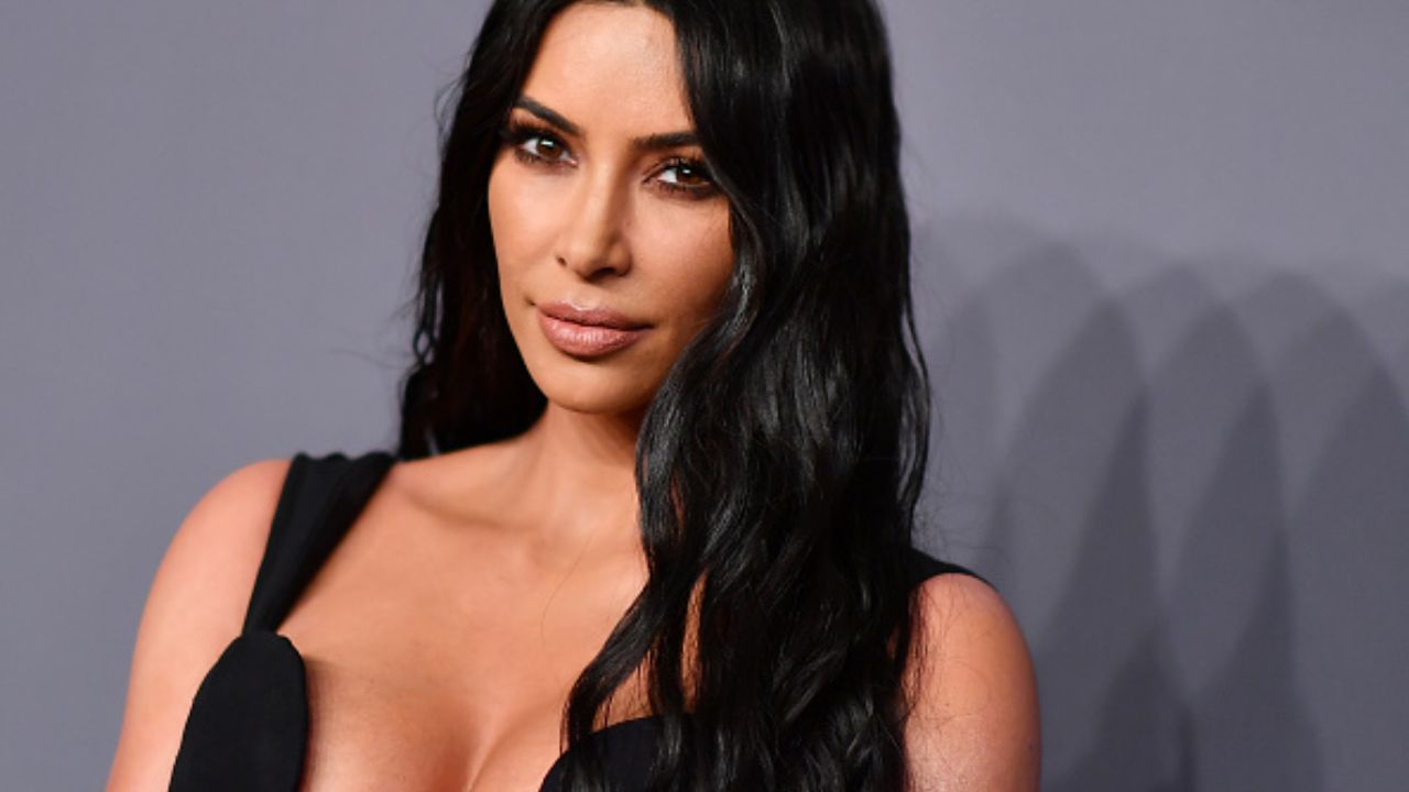 kim kardashian ologramma regalo kanye west