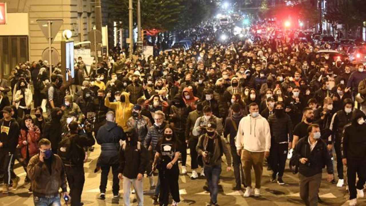 napoli scontri aggressione paolo fratter sky tg24