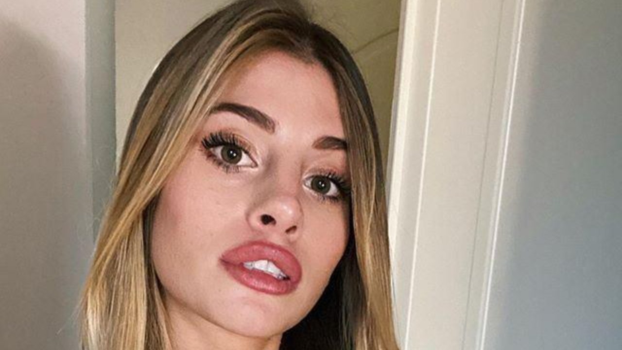 chiara nasti instagram labbra decolleté