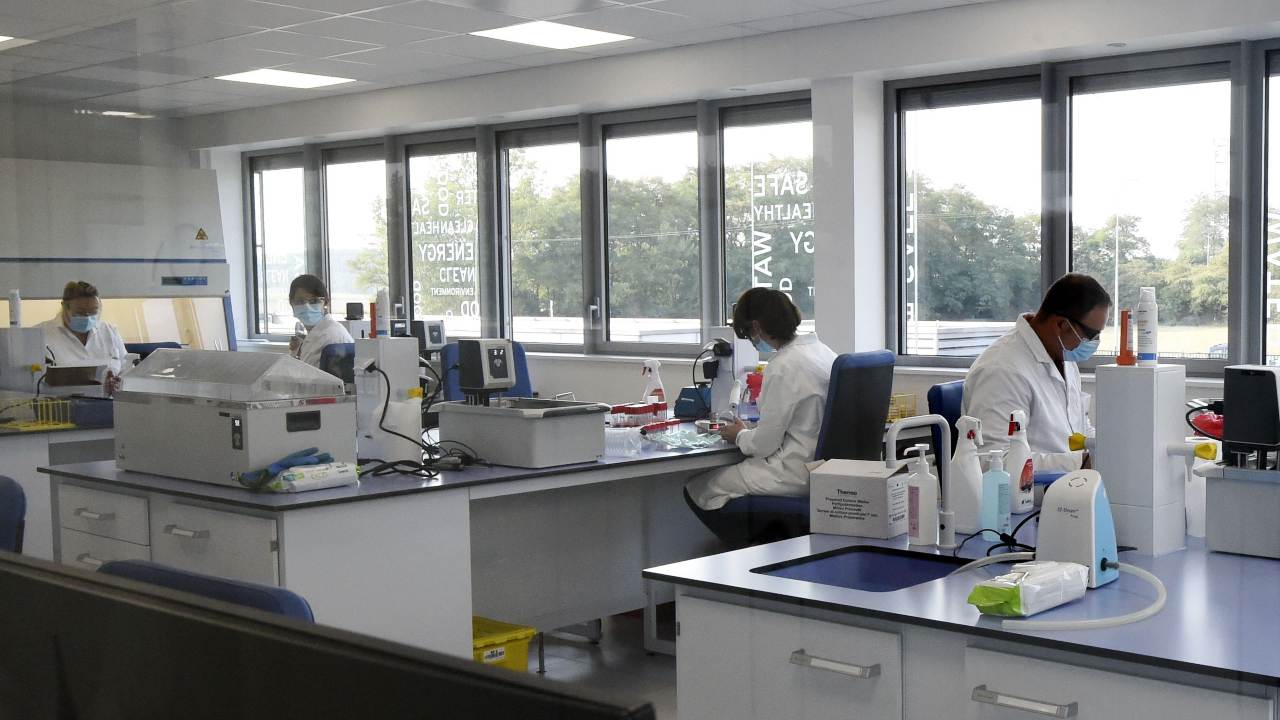 Ricercatori Covid-19 vaccino