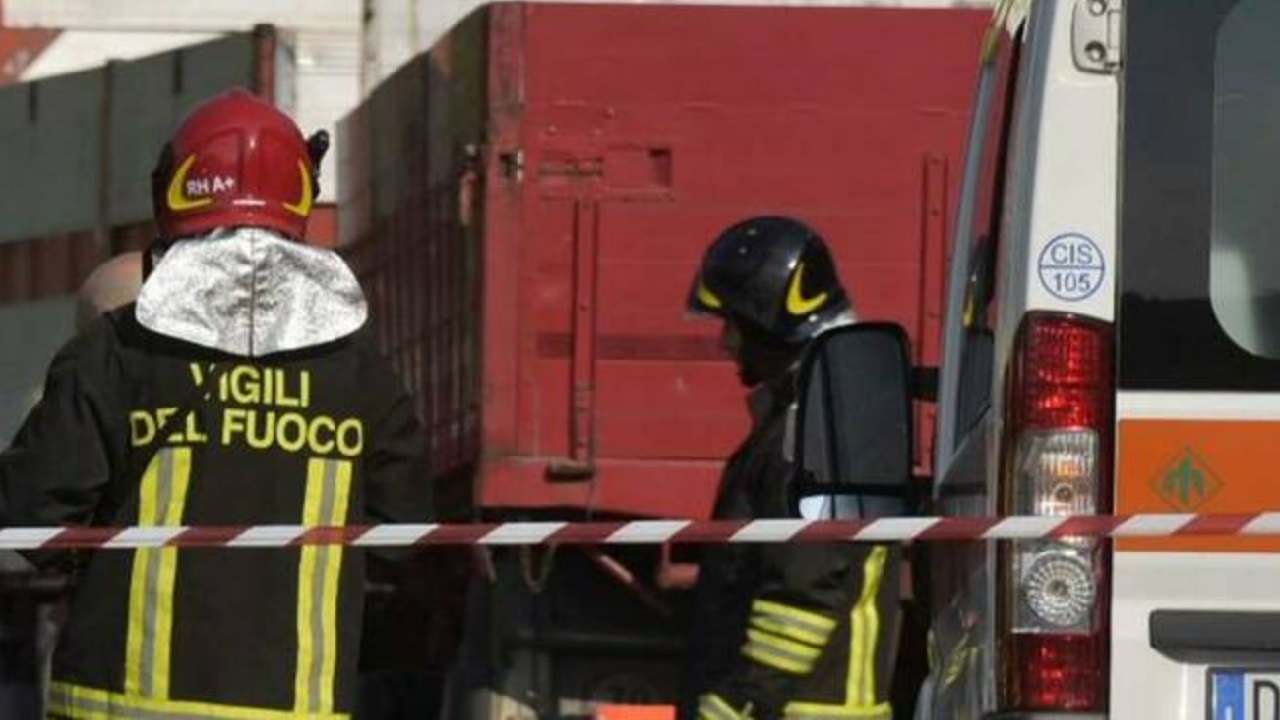 77enne si toglie la vita