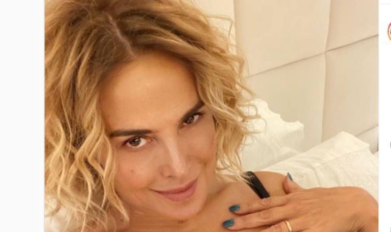 Barbara D'Urso sottoveste