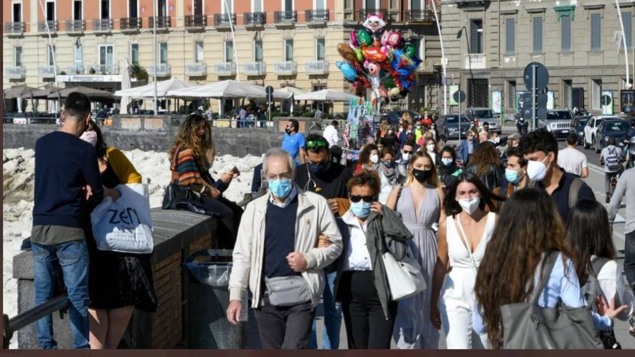 Napoli, lungomare proteste ristoratori commercianti de luca