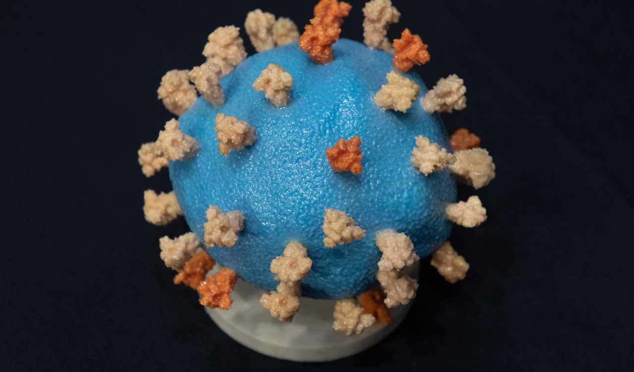 virus Covid uccide killer dei treni