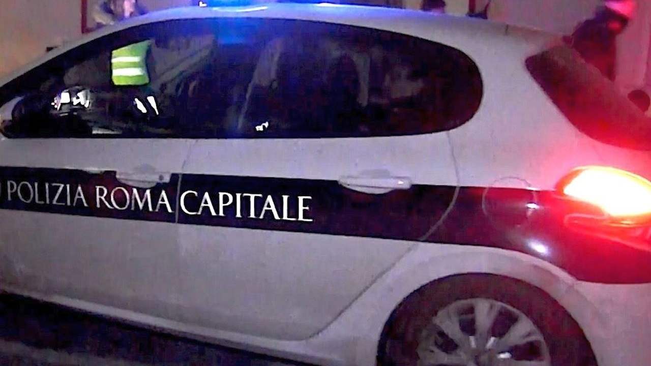 Vigili urbani sesso in servizio