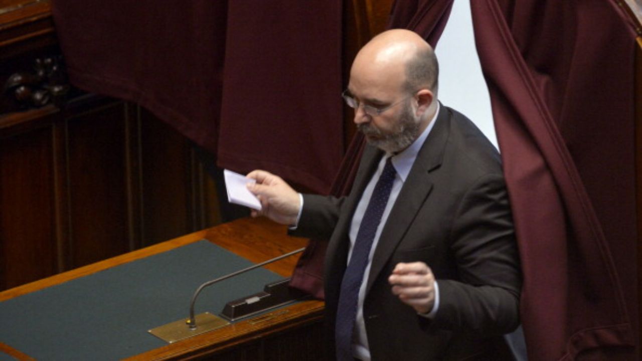 vito crimi m5s stati generali