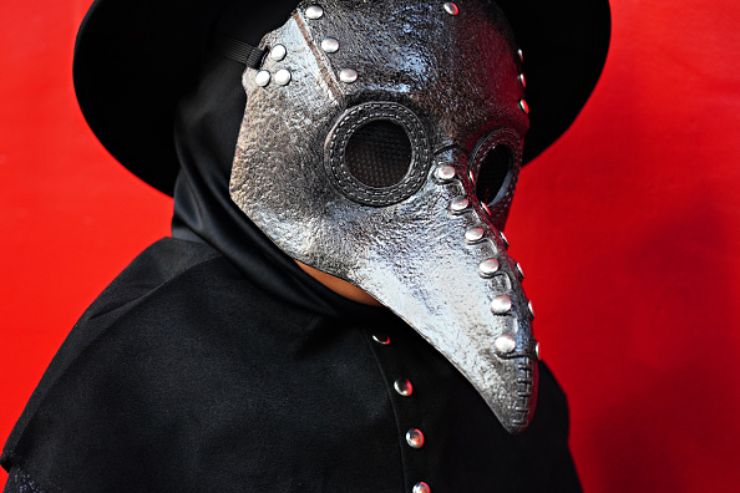 festa illegale halloween milano denunciati