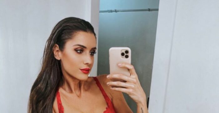 valentina vignali foto instagram lingerie rossa