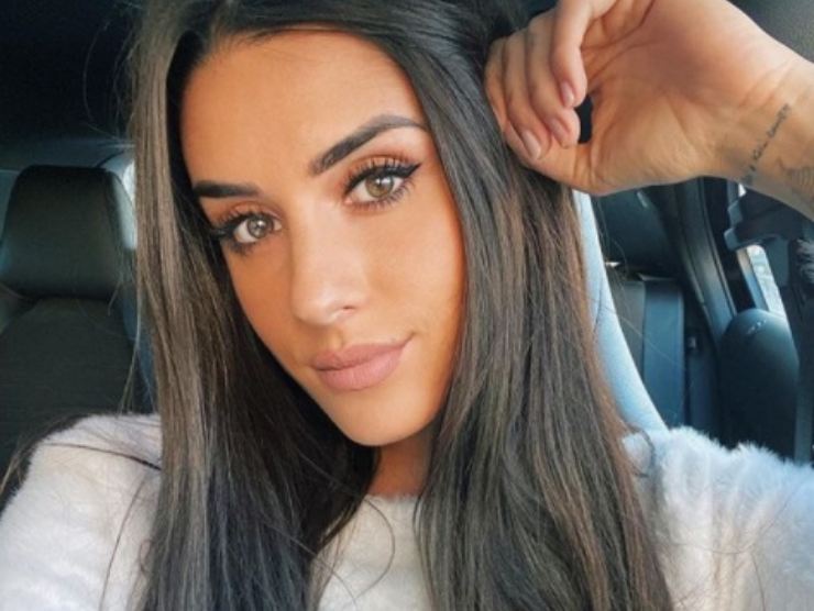 Valentina Vignali piscina costumino posto bellissimo