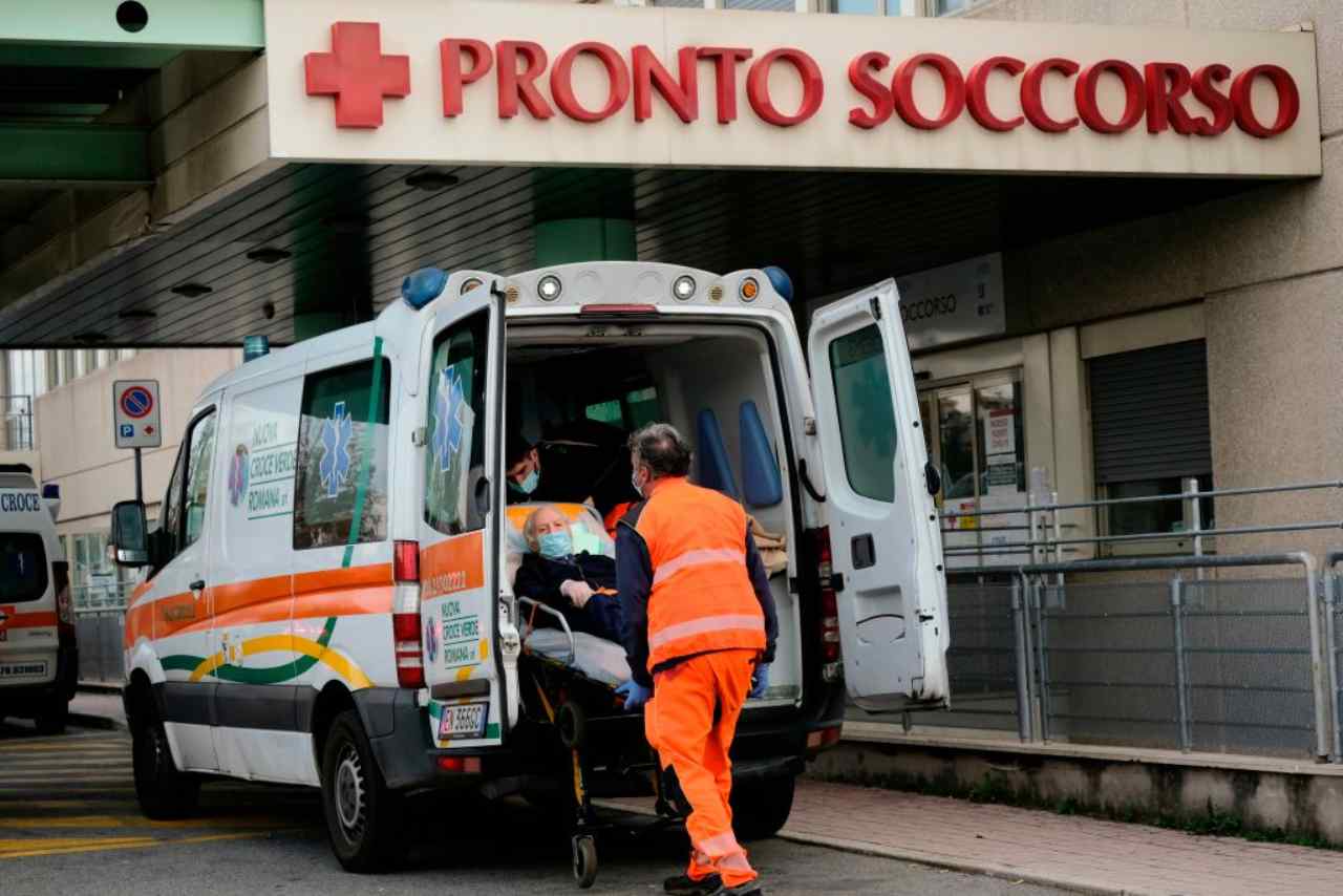 Ambulanza, morto autotrasportatore