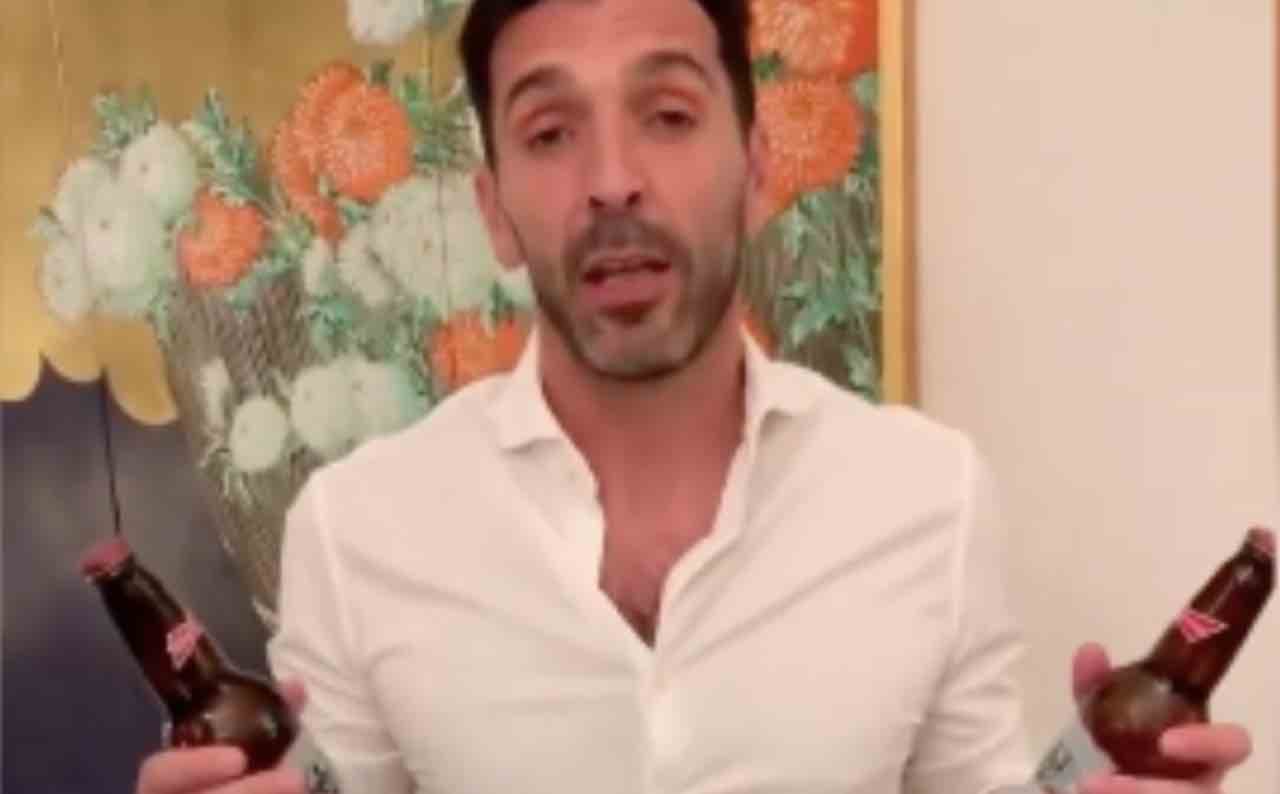 Buffon messi regalo birre