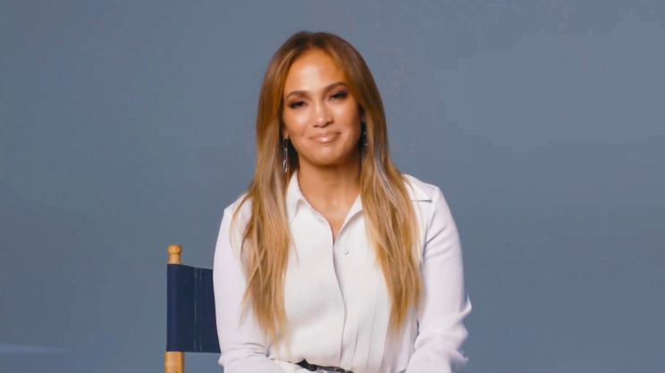 Jennifer Lopez sorridente