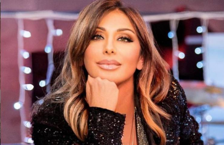 Sabrina Salerno vasca bagno lusso risvegli