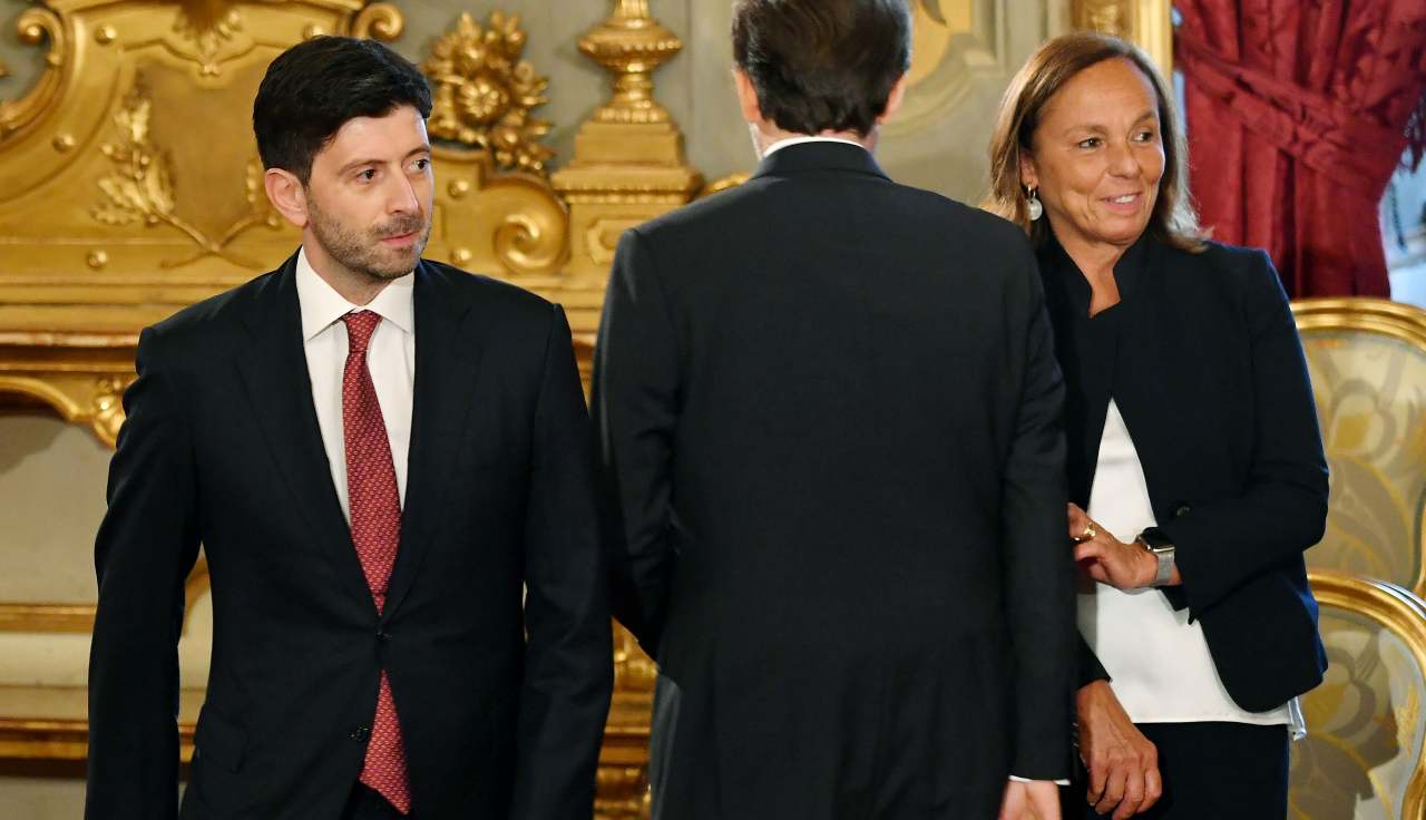 Speranza parla dell'estate e delle restrizioni Covid