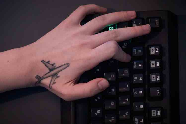 blog pc tastiera mano