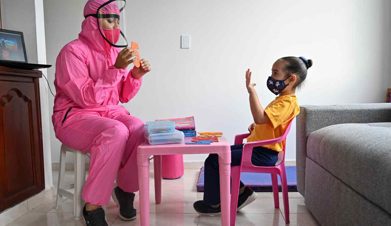 maestra negazionista