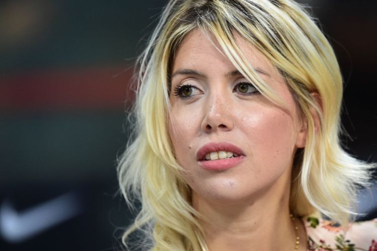 wanda nara nuova foto instagram tatuaggio doccia