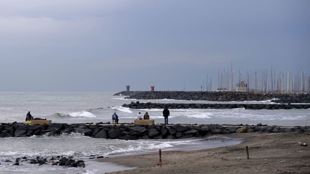 cadavere idroscalo ostia donna ritrovamento