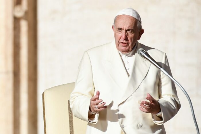 Il Regalo Di Natale Francesco Piccolo Riassunto